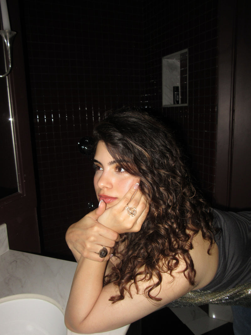 The Amorphous Ring in Transparent White