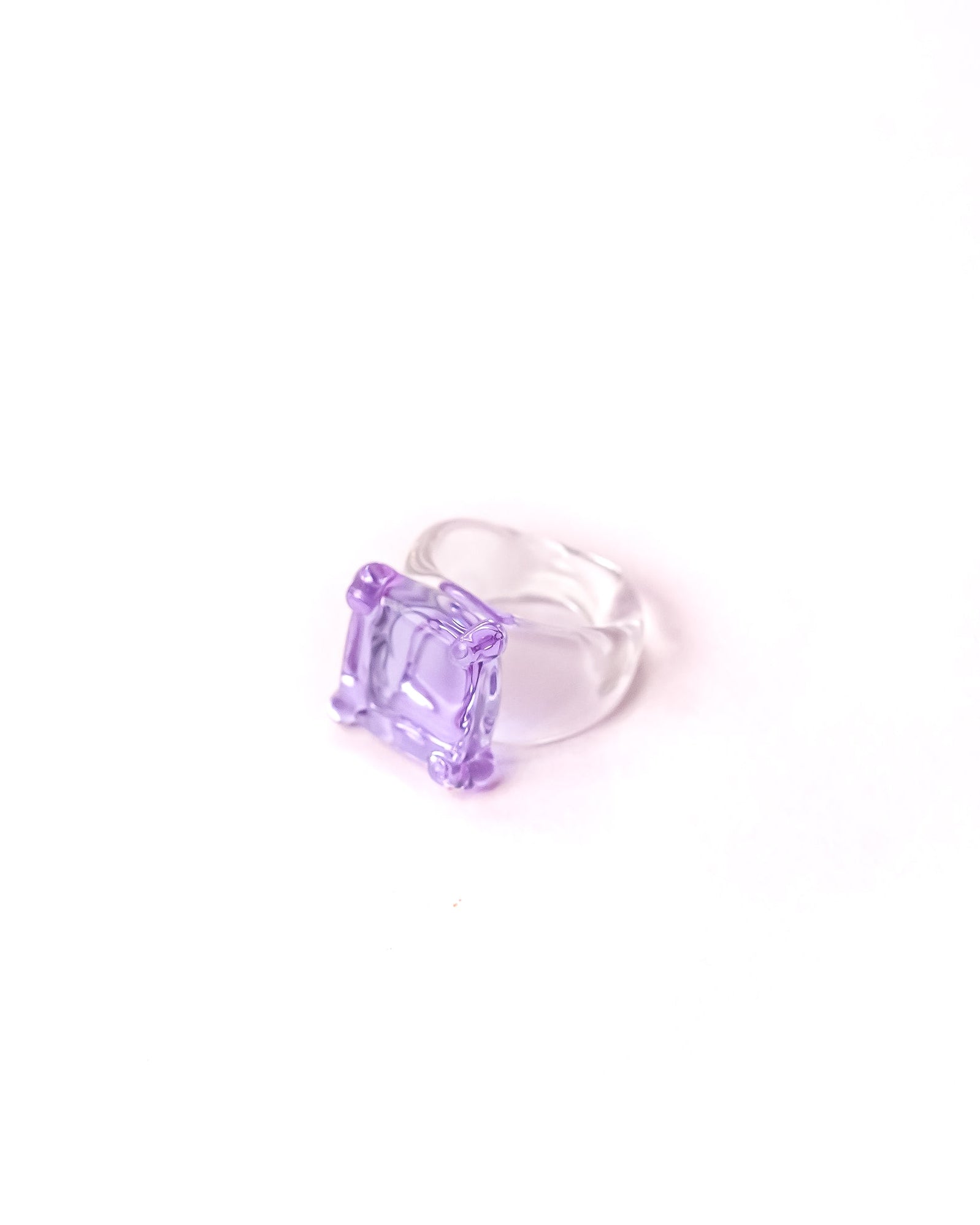 Handcrafted borosilicate glass cube shaped ring in lilac by AIROKAD STUDIO